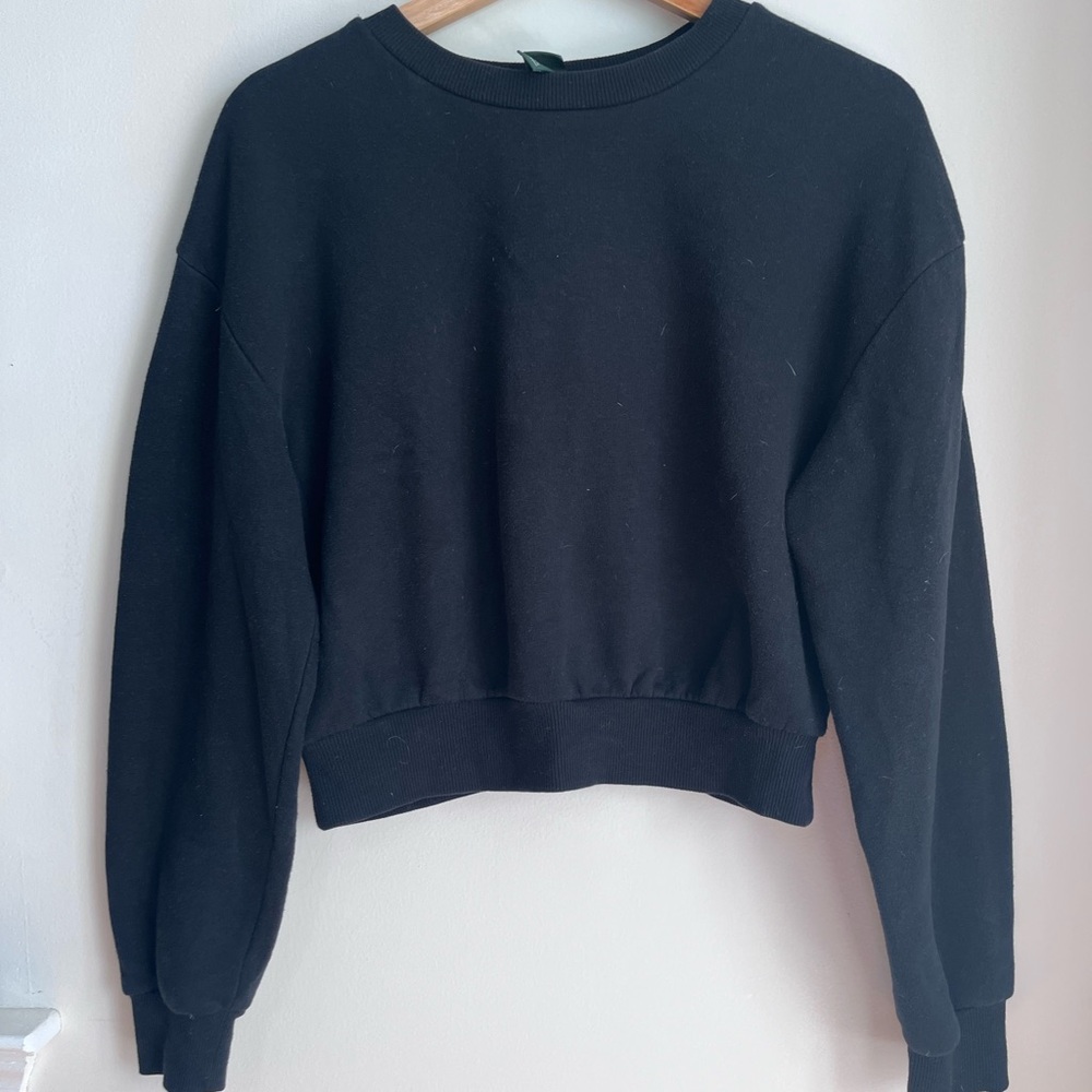 Black Cropped Crewneck Sweatshirt